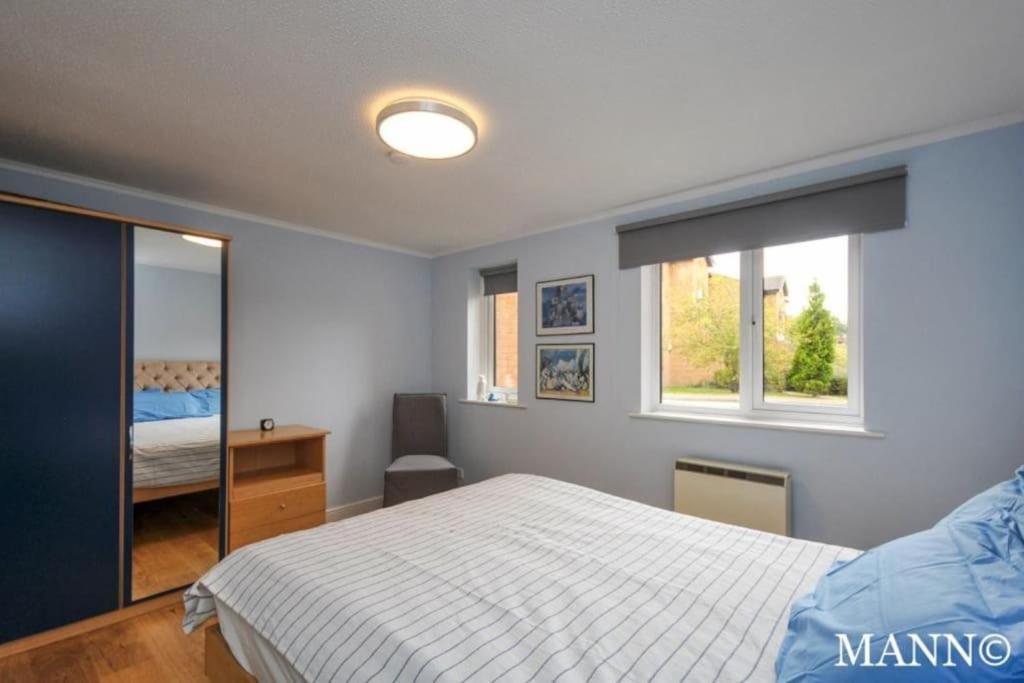 Morden Flat Close To Dlr Station With Free Parking ลอนดอน ภายนอก รูปภาพ