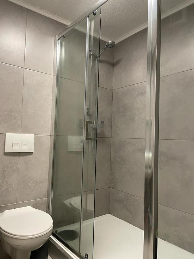 Morden Flat Close To Dlr Station With Free Parking ลอนดอน ภายนอก รูปภาพ